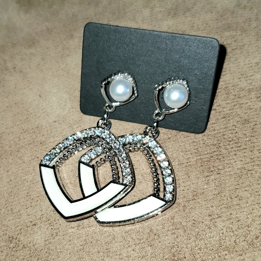 Rhinestone & Enamel Square Dangle Earrings